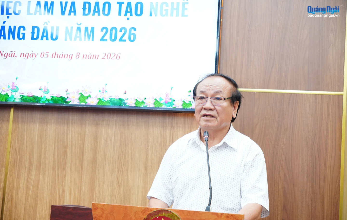 Đại diện lãnh đạo Trung tâm Dịch vụ việc làm tỉnh phát biểu tại hội nghị.