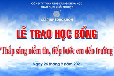 Trao học bổng “Thắp sáng niềm tin, tiếp bước em đến trường” cho học sinh khó khăn.