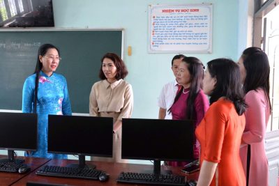Bí thư Tỉnh ủy Bùi Thị Quỳnh Vân dự Lễ khai giảng năm học mới tại Trường Tiểu học Chánh Lộ