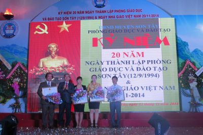 Kỉ niệm 20 năm thành lập Phòng Giáo dục và Đào tạo Sơn Tây.